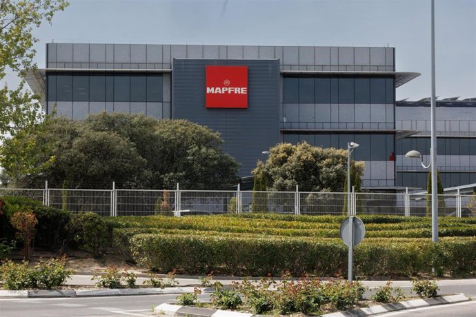 Archivo - Fachada de la sede de Mapfre, a 10 de abril de 2023, en Madrid (España). 