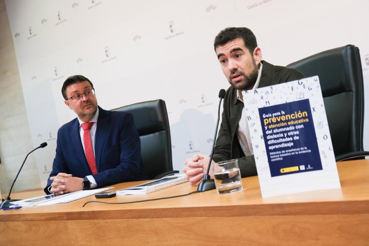 Experto aconseja a profesores enriquecer interacción lingüística con alumnos y aboga por buen uso de pantallas en aulas