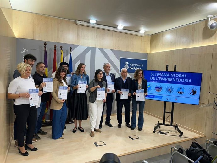 Autoridades y ponentes participantes en la presentación de la segunda edición de la Semana Global del Emprendimiento de PalmaActiva