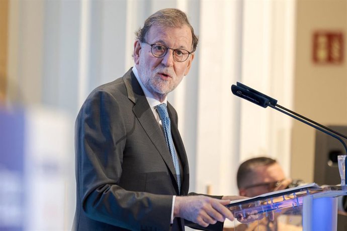 El expresidente del Gobierno, Mariano Rajoy, durante un desayuno informativo de Fórum Europa, en el Real Casino Gran Círculo de Madrid, a 16 de octubre de 2025, en Madrid (España).