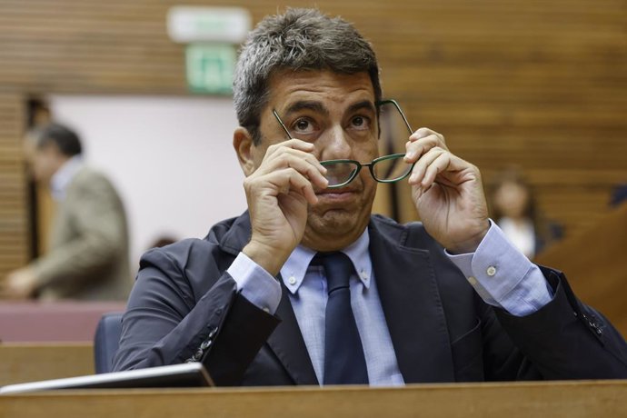 Archivo -  El 'president' de la Generalitat, Carlos Mazón, durant una sessió de control