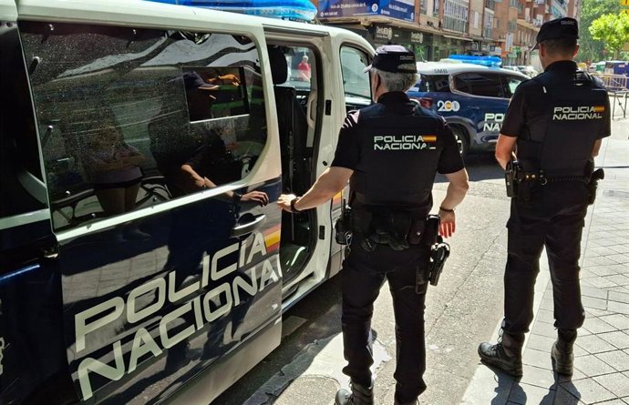 Detenido tras fracturar la mano al dueño de un bar durante un forcejeo en Medina del Campo (Valladolid).