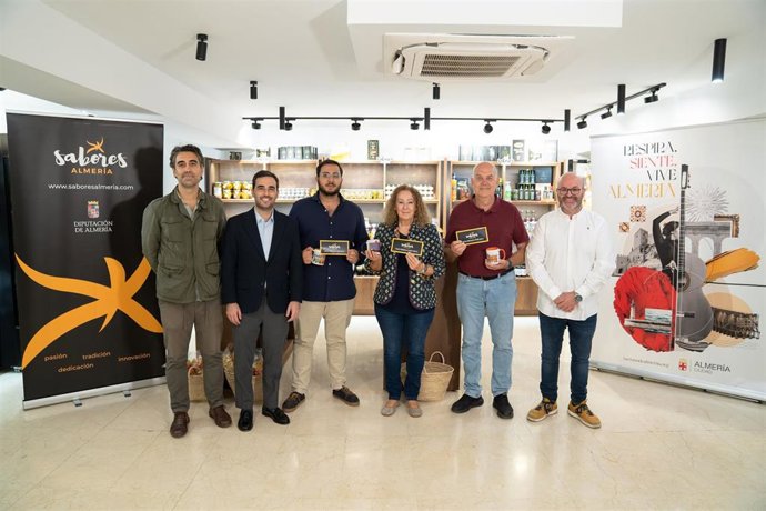 Entrega de premios por la I Ruta del Desayuno de Ashal.