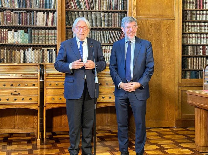 El presidente de Foment, Josep Sànchez Llibre, y el vicesecretario de Economía y Desarrollo sostenible del PP, Alberto Nadal, en la sede de Foment del Treball en Barcelona