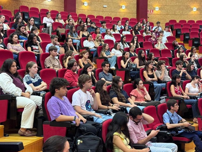 La Universidad de Málaga bate récord de inscripción con 280 estudiantes que se han registrado para ejercer de cicerones en las visitas guiadas a la institución académica. Imagen de archivo.