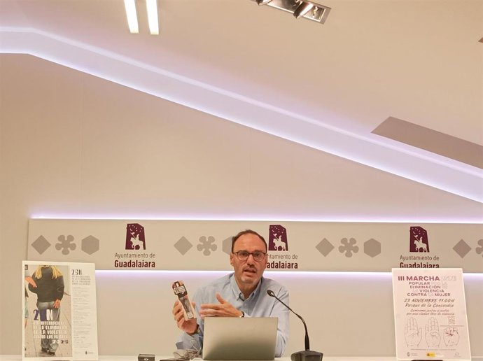 El concejal de Igualdad del Ayuntamiento de Guadalajara, Roberto Narro.