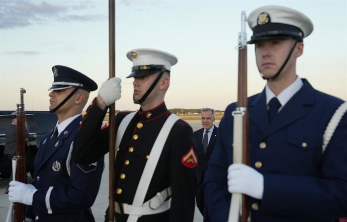 Archivo - Imagen de archivo de varios militares en la  base estadounidense de Andrews.