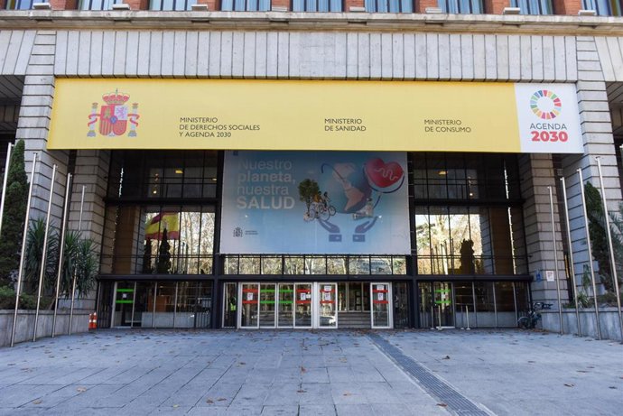 Archivo - Fachada de la sede del Ministerio de Sanidad.