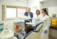 Sanidad inicia una campaña de revisiones dentales a menores andaluces en centros de Atención Primaria