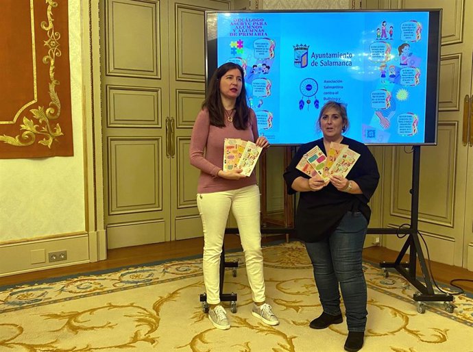 La concejala de Familia e Igualdad de Oportunidades, Miryam Rodríguez (i), y la presidenta de Ascbyc, Carmen Guillén.