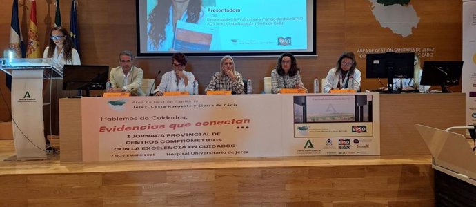 Eva Pajares en la inauguración de la I Jornada Provincial de Centros Comprometidos con la Excelencia en Cuidados en Jerez.