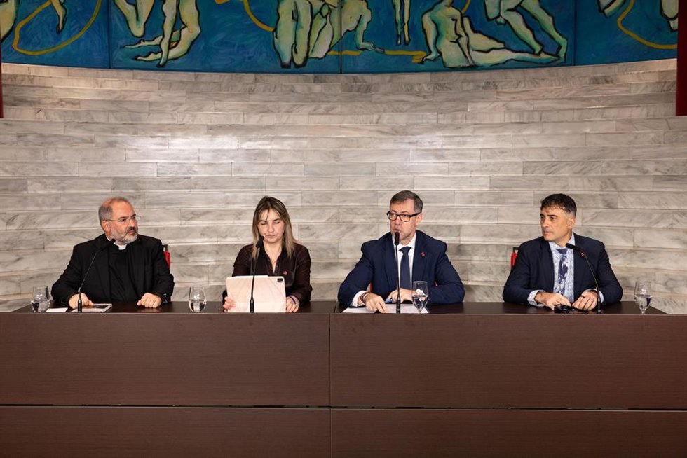 Presentación de la guía sobre el Camino Medieval Lebaniego de la Santa Cruz