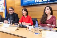 Rego dice que están en disposición de trasladar a 200 menores a Península y CCAA piden más fondos para acogida