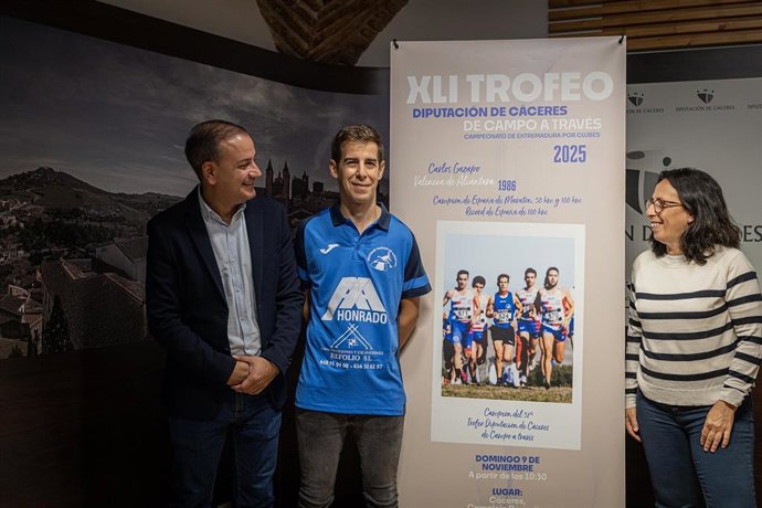 Presentación del XLI Trofeo Diputación de Cáceres de Campo a Través, que reúne este domingo a casi un millar de atletas en El Cuartillo