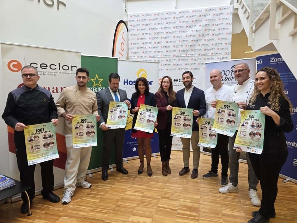 El director del Instituto de Fomento, Juan Francisco Martínez, con el resto de participantes en el acto de presentación