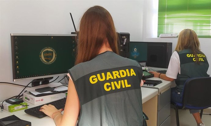 Agentes de la Guardia Civil.