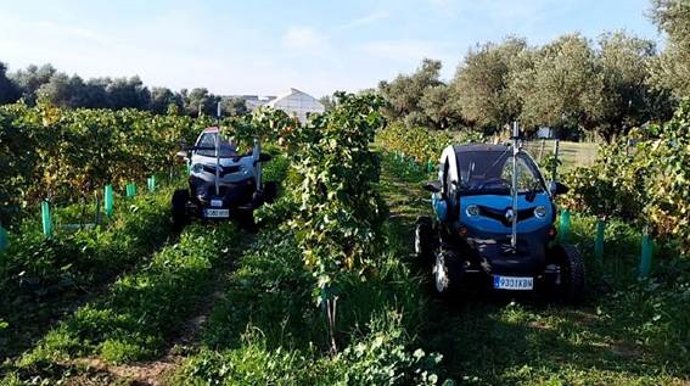 Prueba de campo del vehículo eléctrico automatizado por el CSIC.