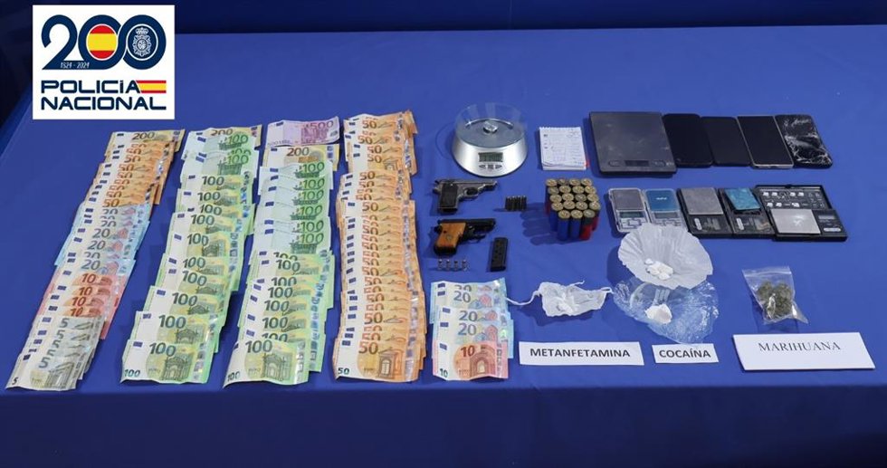 Dinero y droga incautada a los seis detenidos en la provincia de Salamanca.