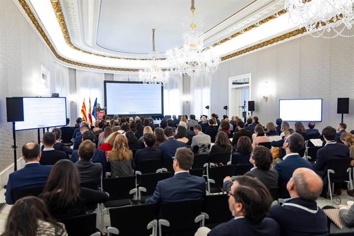 Expertos alertan que la IA podría afectar a la competencia de sectores digitales y financieros.