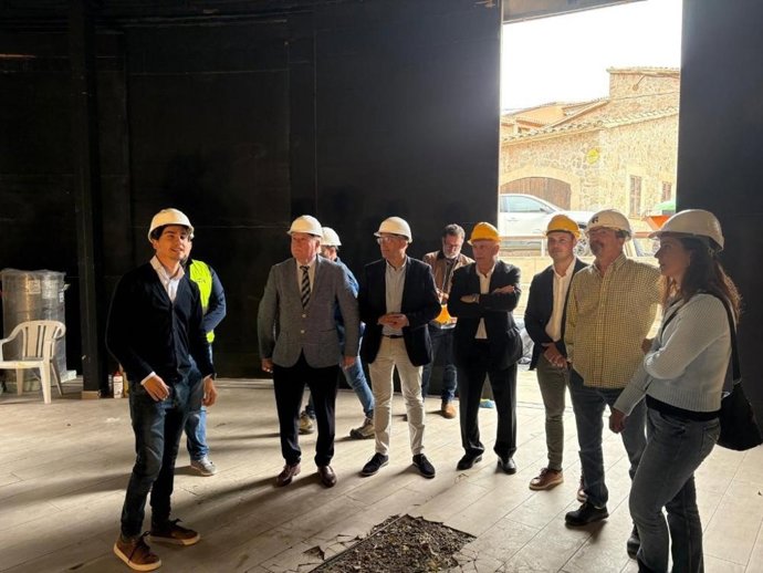 El conseller de Turismo del Consell de Mallorca, José Marcial Rodríguez, visita las obras de Costa Nord.