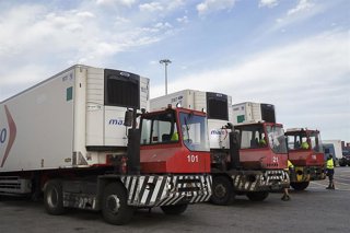 Camiones de mercancias en el Puerto de Cádiz