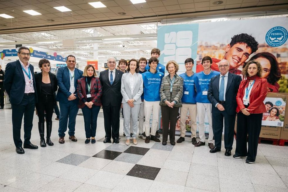 La Reina Sofía participa en el inicio de la Gran Recogida 2025
