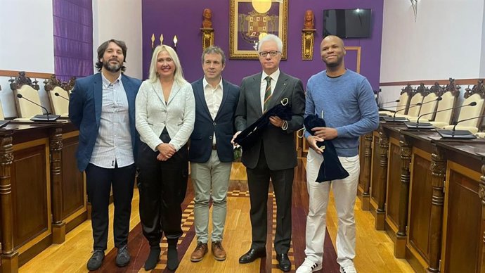 Recibuimiento a los representantes de los Reyes Magos