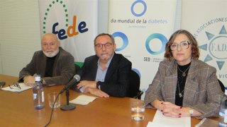 (Desde La Izda.) El Presidente De FEDE, Antonio Lavado; El Presidente De La SED-FSED, Antonio Pérez, Y La Presidenta De FADA, Ana María Álvarez.