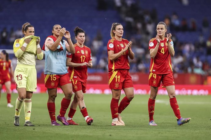 Archivo - Varias futbolistas de la selección española femenina.