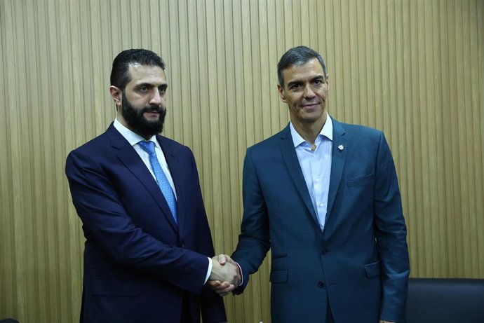 El presidente del Gobierno, Pedro Sánchez, se reúne con el presidente de Siria, Ahmed al Shara, en los márgenes de la COP30 en Belem (Brasil)