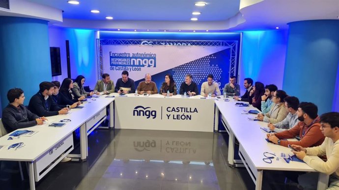 Inicio del encuentro de responsables provinciales de NNGG de Castilla y León, en Zamora.