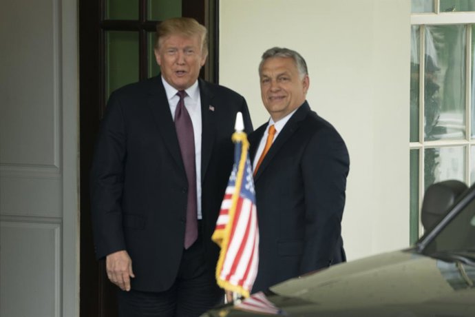Archivo - 13 May 2019, US, Washington: US President Donald Trump (L) welcomes Hungarian Prime Minister Viktor Orban to the White House ahead of their meeting. Photo: Douglas Christian/ZUMA Wire/dpa