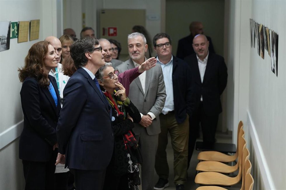 Cambio de nombre del CAP Les Corts como CAP Ernest Lluch, 7 de noviembre de 2025, en Barcelona, Catalunya (España).