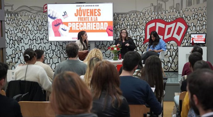 Rosa Mantecón la Escuela Sindical de Juventud