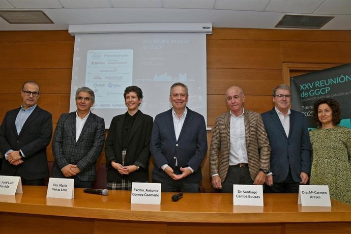 El conselleiro de Sanidade, Antonio Gómez Caamaño, inaugura la XXV Reunión Anual del Grupo Galego de Cancro de Pulmón en Ourense