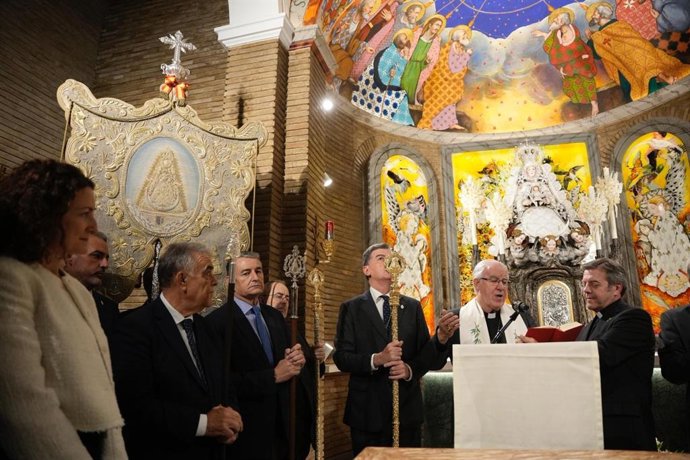 Acto de bendición de la capilla del Hospital Virgen del Rocío de Sevilla