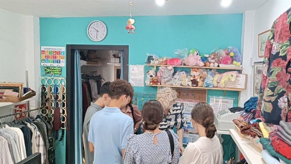 Jóvenes de Secundaria conocer la labor del voluntariado en una jornada didáctica con ONG y fundaciones.