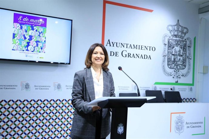 Archivo - La concejal de Educación, Empleo e Igualdad, Encarnación González, en una imagen de archivo.