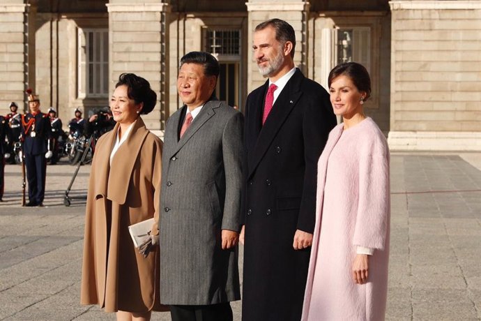 Archivo - Recibimiento oficial de los Reyes Felipe VI y Letizia al presidente de la República Popular China, Xi Jinping, y su esposa, Peng Liyuan, en la visita de Estado en noviembre de 2018