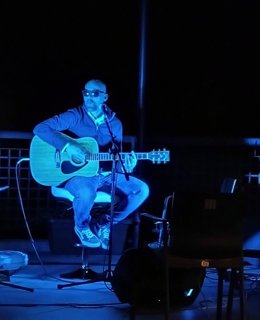 Fernando Bernácer, 'Cantanoticias' y periodista a tiempo parcial