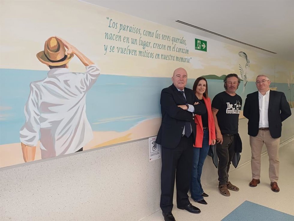 La directora gerente del Servicio Murciano de Salud, Isabel Ayala, visitó la Unidad de Onco-Hematología del Hospital General Universitario Santa Lucía.