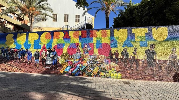 Manises homenajea al voluntariado de la dana con un monolito y un mural por la solidaridad
