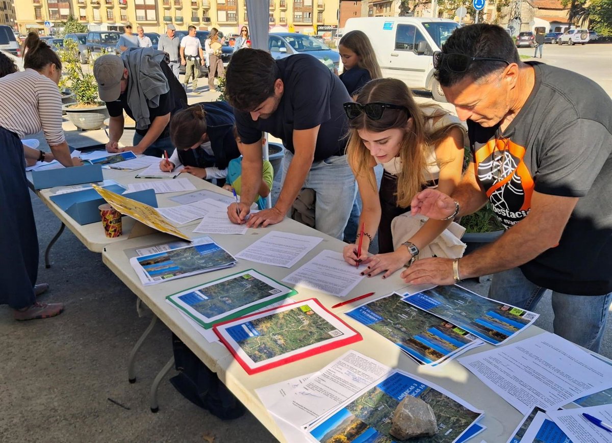 Son Gigantes reúne 14.000 alegaciones contra Las Américas y cede su informe técnico a la Mancomunidad Valles Pasiegos