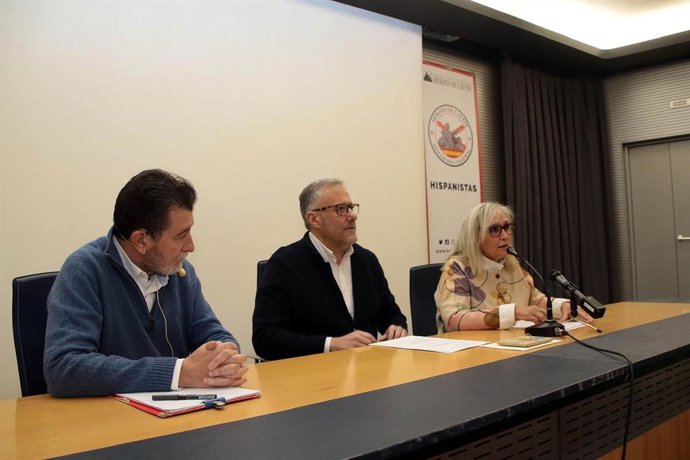 El presidente de las Cortes de Castilla y León, Carlos Pollán, inaugura en León la jornada 'Hispanidad 2025', organizada por la Asociación Héroes de Cavite, dedicada a la vida del soldado en los Tercios