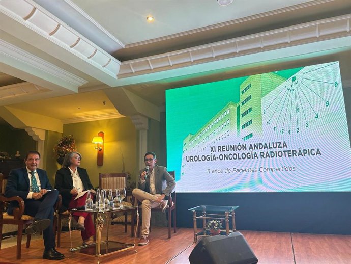 La novena 'Reunión Andaluza de Urología y Oncología Radioterápica' (Aurora), en el Hospital Universitario de Jaén.
