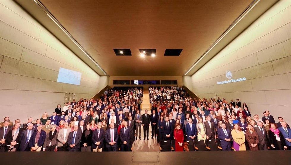 La Casa de las Artes de Laguna de Duero acoge la celebración del Día de la Provincia 2025, en un acto que reúne casi a medio millar de alcaldes y concejales de los 225 municipios y 9 pedanías de la provincia de Valladolid