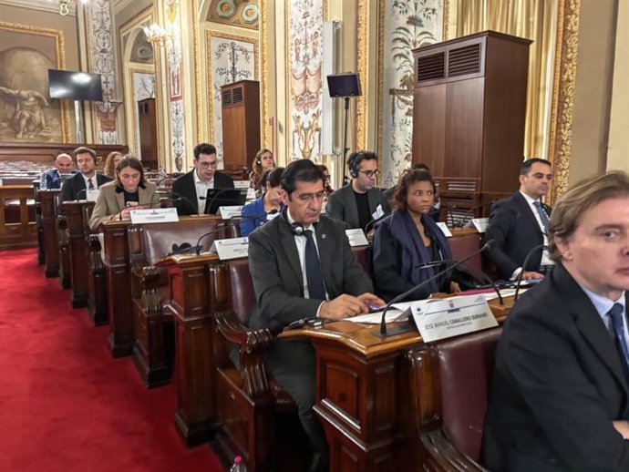 El vicepresidente segundo del Gobierno de Castilla-La Mancha, José Manuel Caballero, en la Arlem.