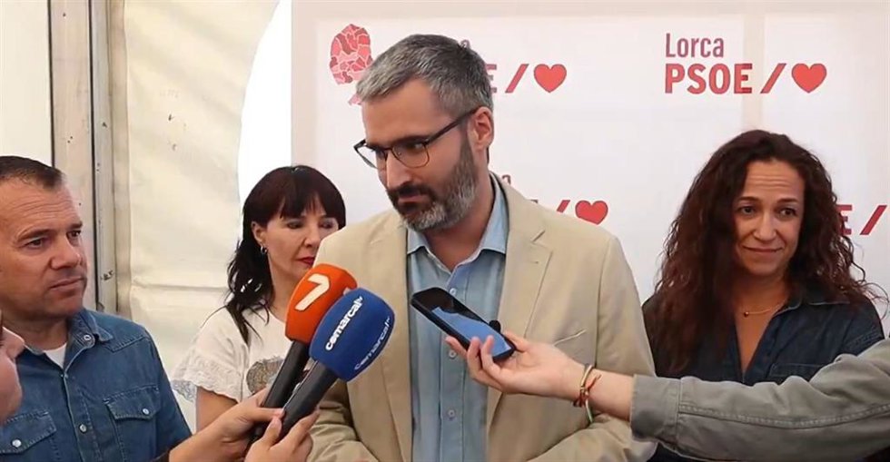 El secretario general del PSRM, Francisco Lucas, ha participado este sábado en una convivencia del PSOE de Lorca en la pedanía de Aguaderas