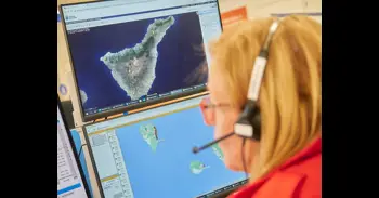 Un fallecido y varios heridos tras caer al agua por un golpe del mar en el Puerto de la Cruz (Tenerife)