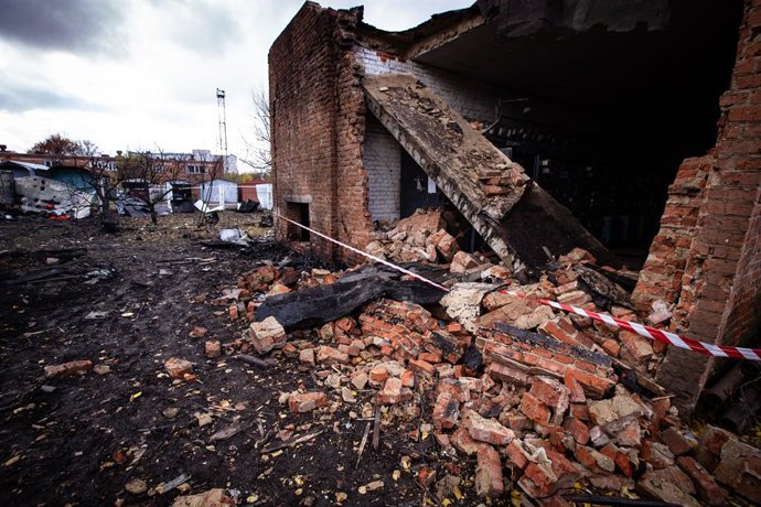 31 de outubro de 2025, Sumy, Sumy, Ucrânia: Instalação de energia destruída em Sumy por um ataque de drone kamikaze russo.